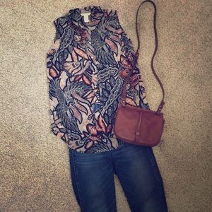 H&M sleeveless patterned blouse